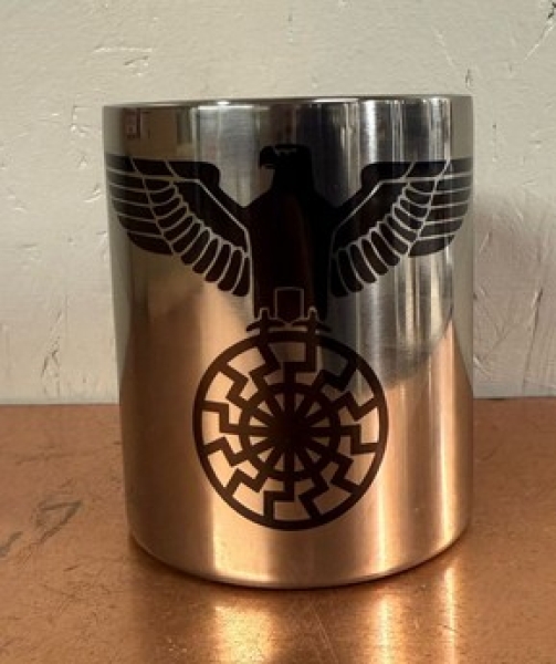 Edelstahltasse mit Karabinerhakengriff - Reichsadler mit Schwarzer Sonne Edelstahltasse mit Karabinerhakengriff - Reichsadler mit Schwarzer Sonne