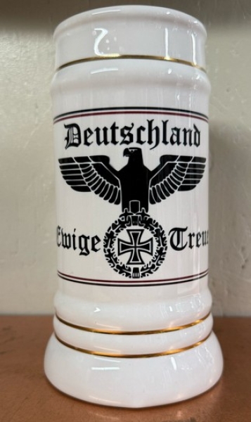 Bierkrug mit Goldlinien - Deutschland Ewige Treue Bierkrug mit Goldlinien - Deutschland Ewige Treue